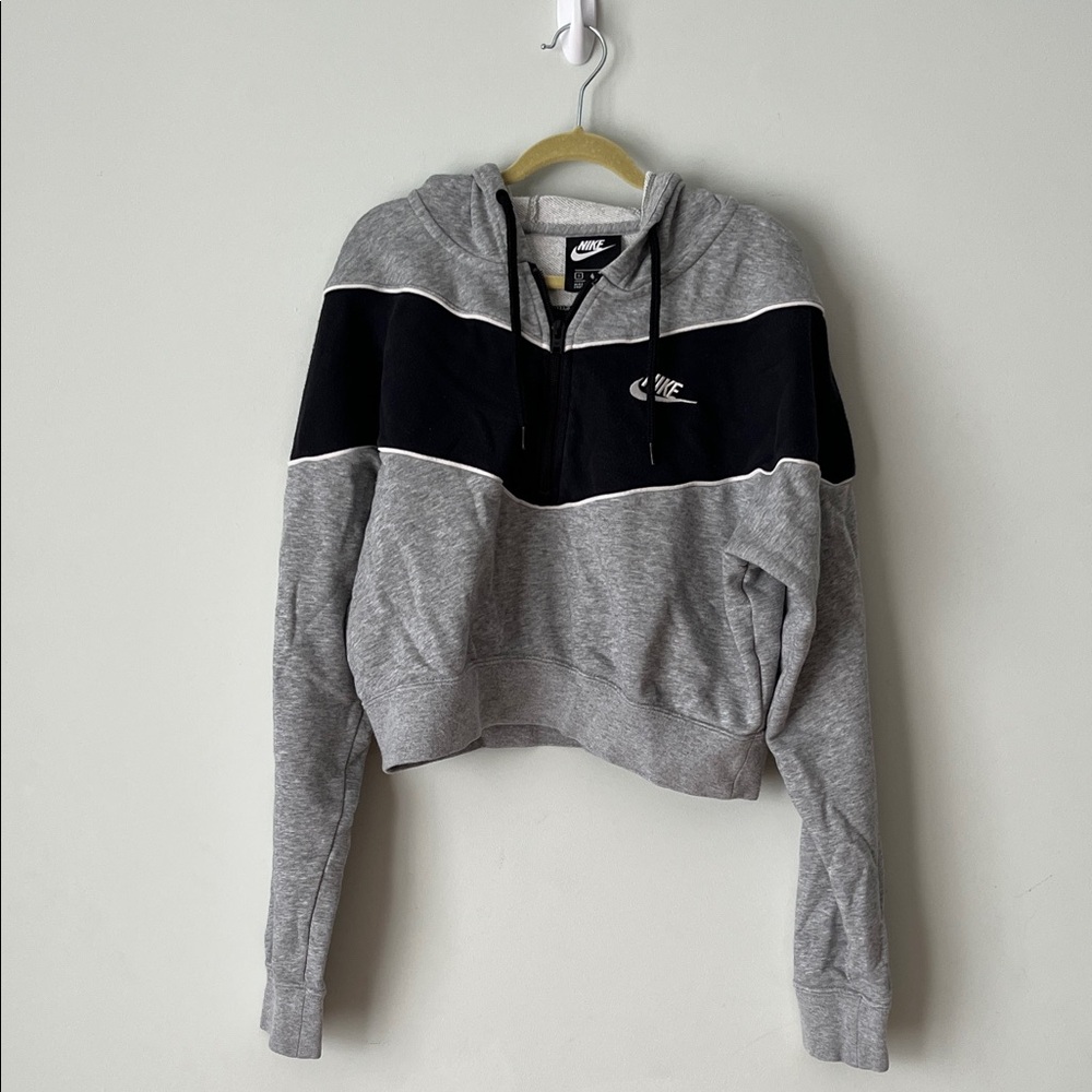 Nike Women's Two-Tone Gray and Black Cropped 1/2 zip Hoodie